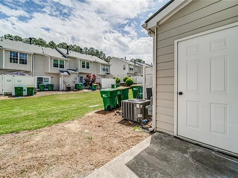 3285 Hidden Cove Cir — Photo 33