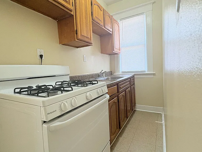 534 Whalley Ave #1RR — Photo 4