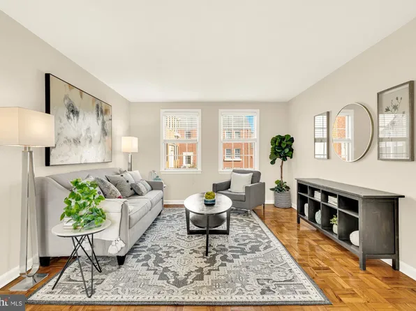 6715 W Wakefield Dr APT B1, Alexandria, VA 22307