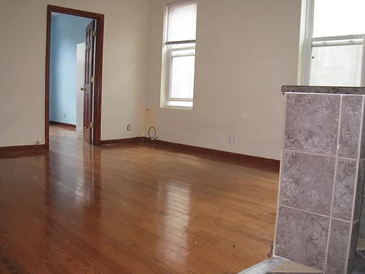 Rented by Alexiou Realty | media 16