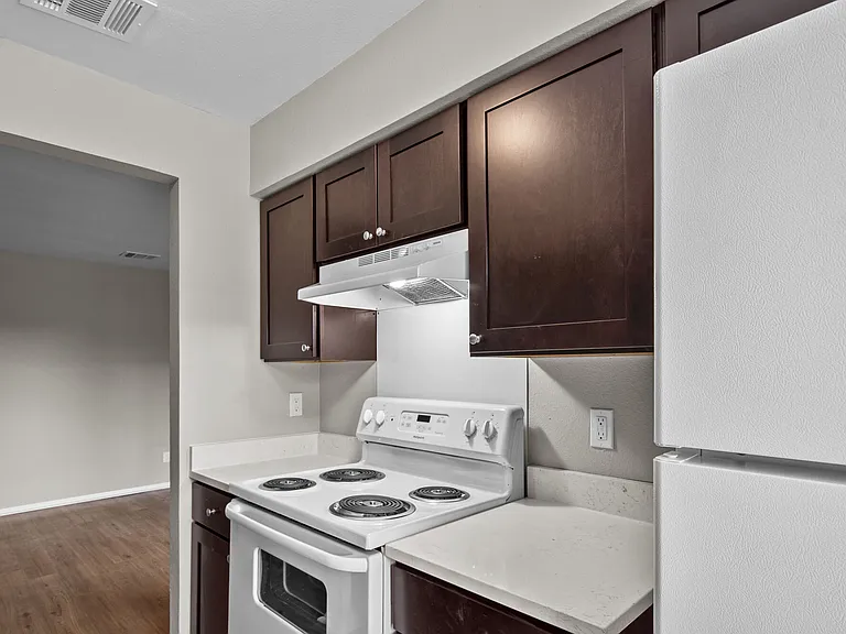 Kennington Apartments — Photo 7