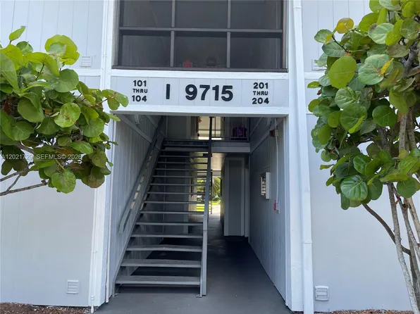 9715 Hammocks Blvd, Miami, FL
