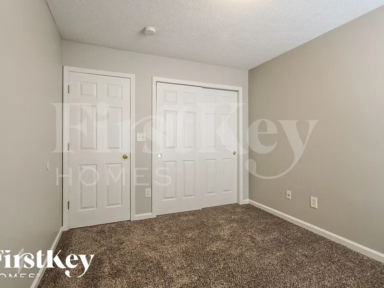 2283 Layton Park Ln — Photo 13
