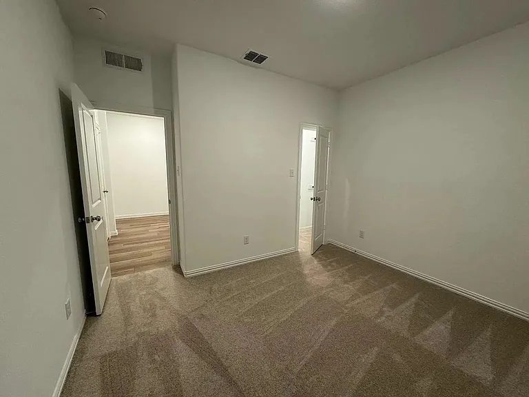 4812 Sagerun Dr — Photo 6