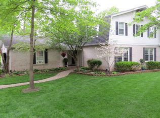 12196 Royal Valley Dr, Saint Louis, MO 63141
