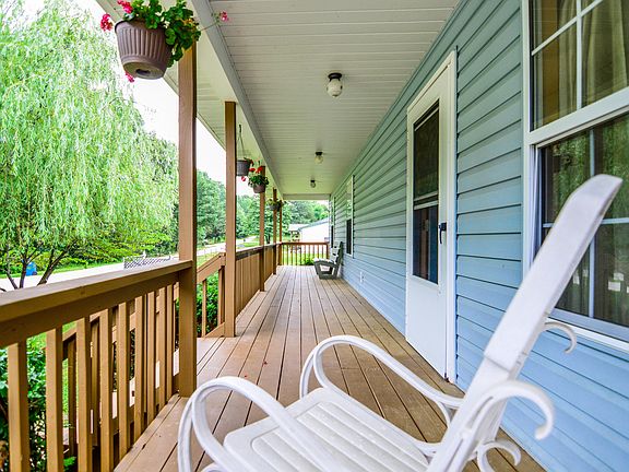 4th image of 216 Shiloh Ln