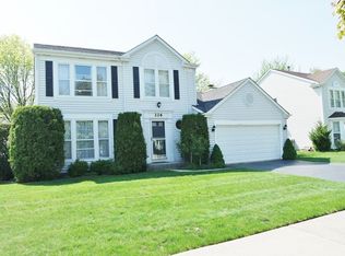226 N Fiore Pkwy, Vernon Hills, IL