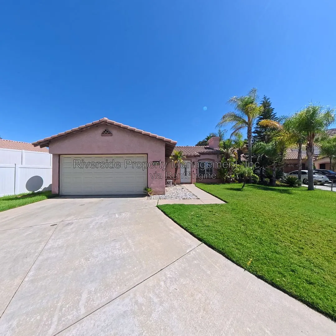 3 bed, 2.0 bath, 1123 sqft, $2,700 — Photo 3