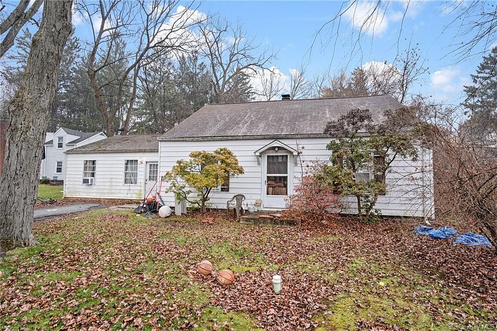 6 Schoolhouse Lane, Poughkeepsie, NY 12603 Zillow