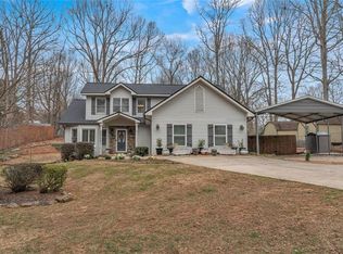 4443 Hidden Oaks Dr, Flowery Branch, GA 30542