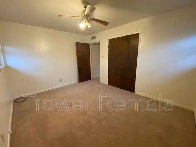 2620 Cambridge St — Photo 22