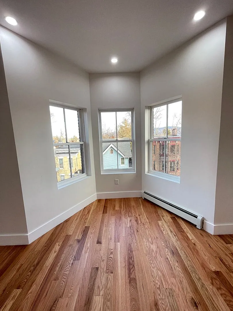 111 Johnston St. — Photo 3