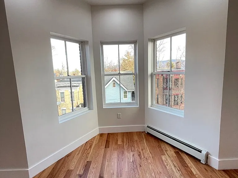 111 Johnston St. — Photo 3
