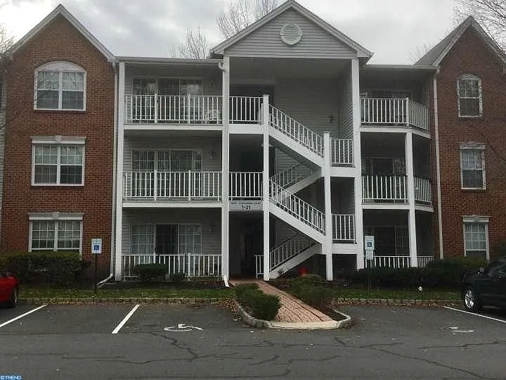 15 Chambord Ct photo 1