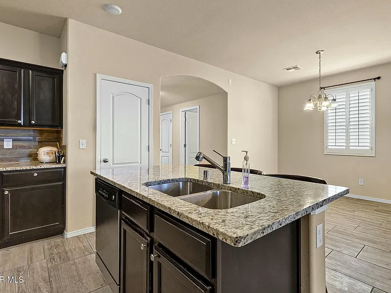 3909 Desert Dunes Dr — Photo 10