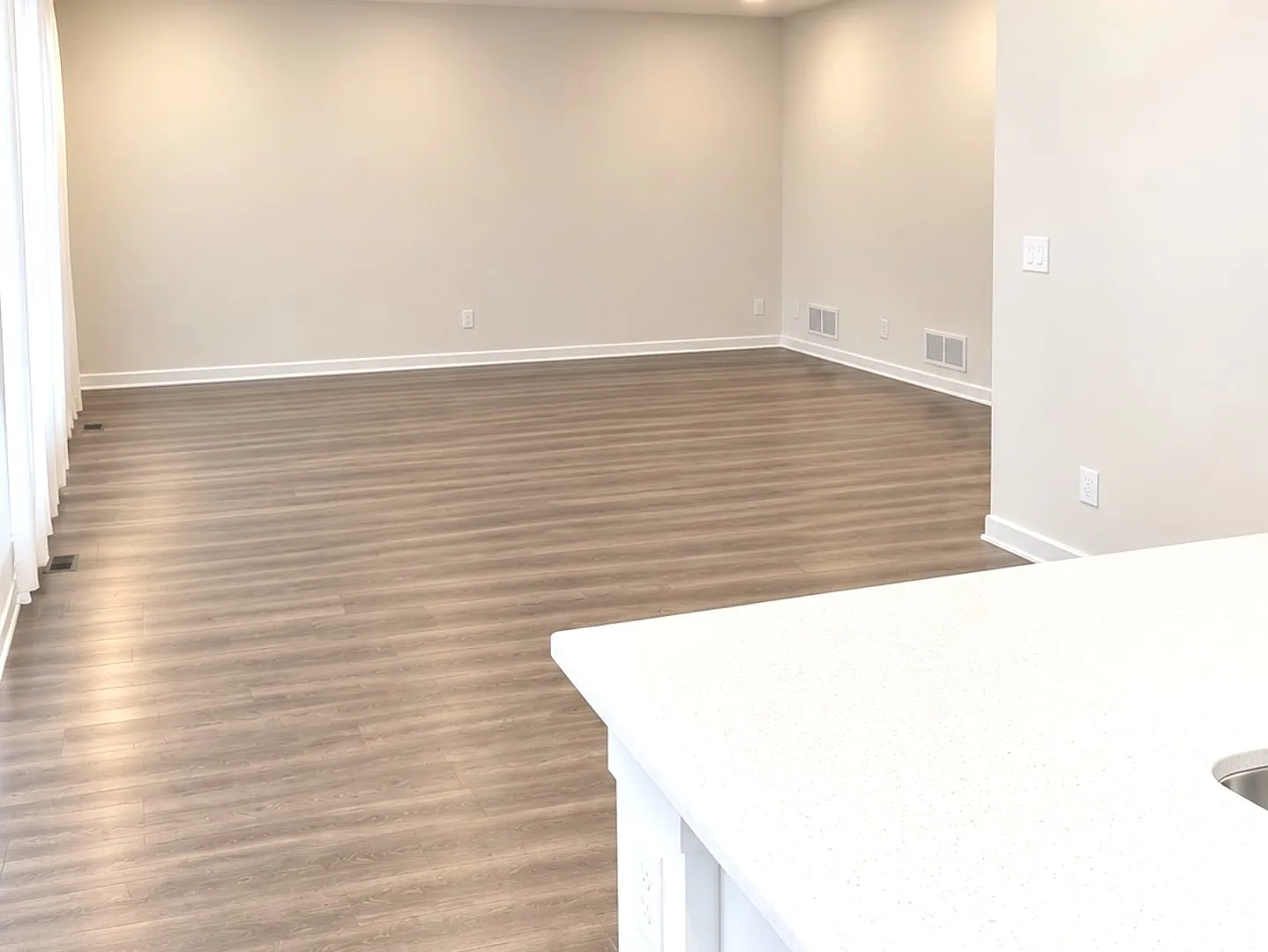 3 bed, 2.5 bath, 1818 sqft, $3,500 — Photo 3