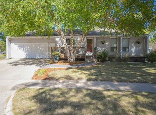 5904 W Pebble Creek Rd, Sioux Falls, SD 57106