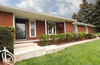 3rd image of 6912 Hubbard Hills Dr