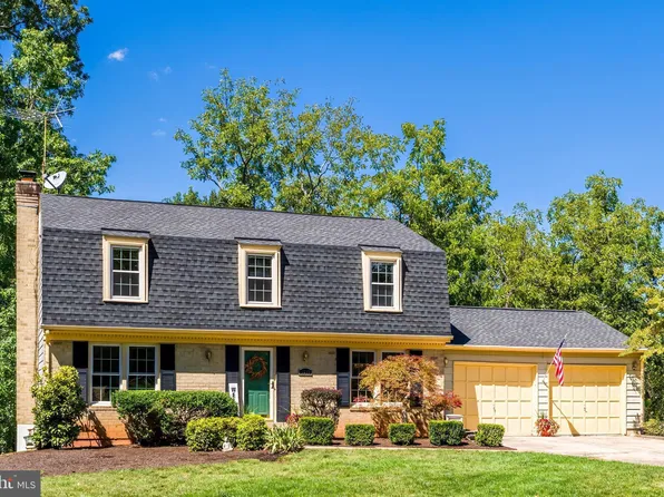 1217 Bradfield Dr SW, Leesburg, VA 20175