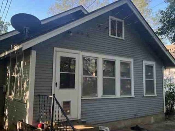 3rd image of 618 W Carr Ave