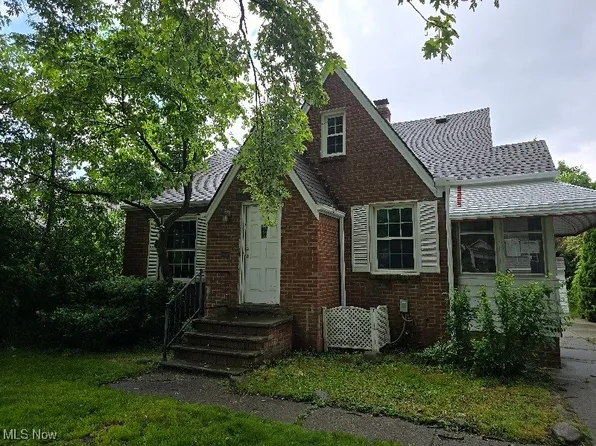 10713 Penfield Ave, Garfield Heights, OH 44125