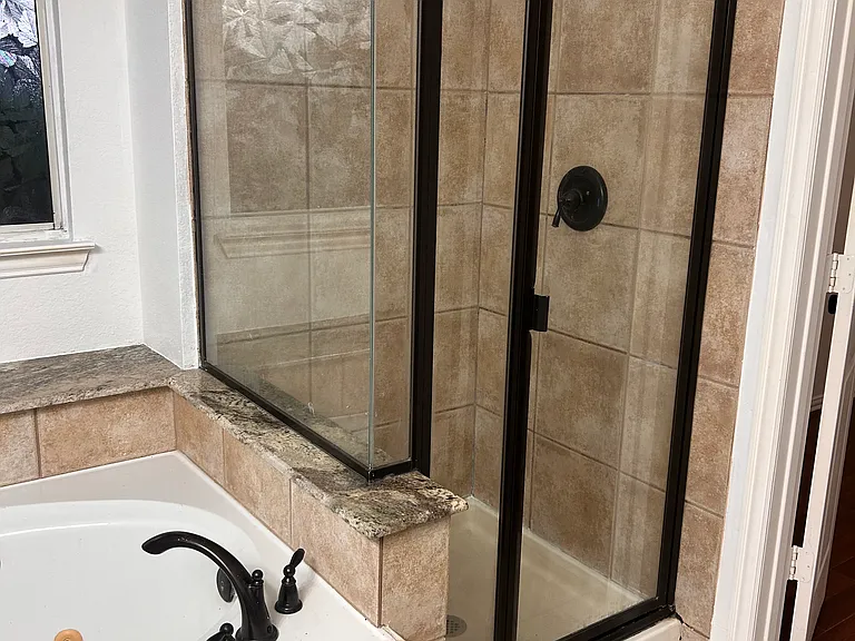 2408 Hillary Trl — Photo 11