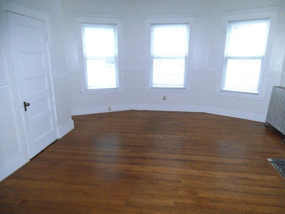 2nd image of 11 Manchester Rd #1B