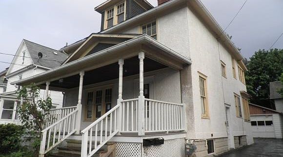 2nd image of 902 Broad St