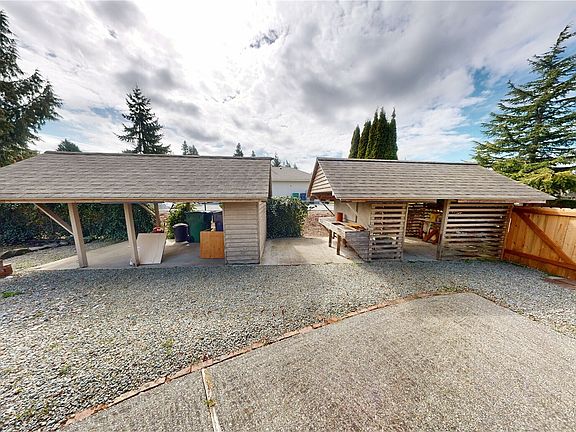 4th image of 627 N Waugh Road