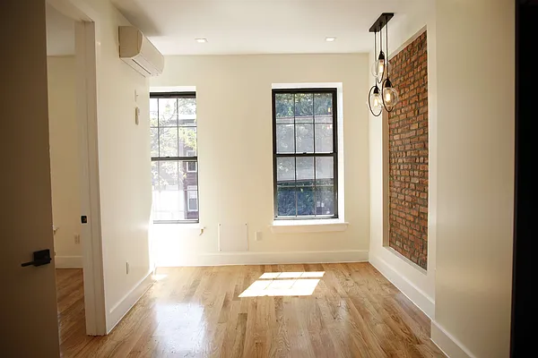 Rented by Lofts and Flats LLC | media 28