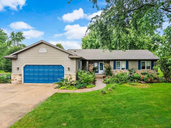 516 Woodvale Dr, Deforest, WI 53532