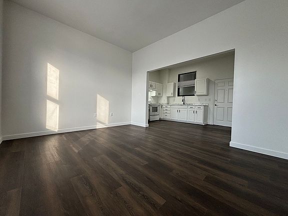 3rd image of 601 Forest Ave #605-201