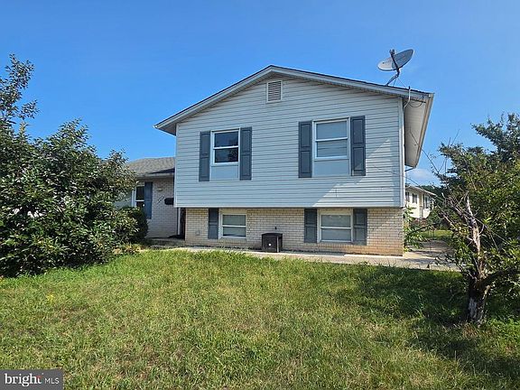 2nd image of 7906 Dawnwood Ct
