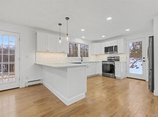 16 Cold Spring Rd, Putnam Valley, NY 10579