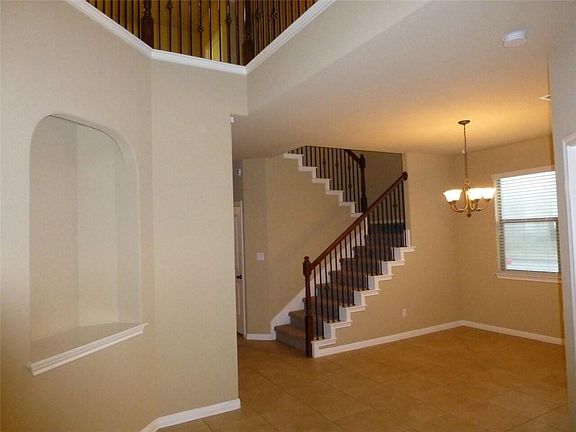 5th image of 9700 Sydney Marilyn Ln