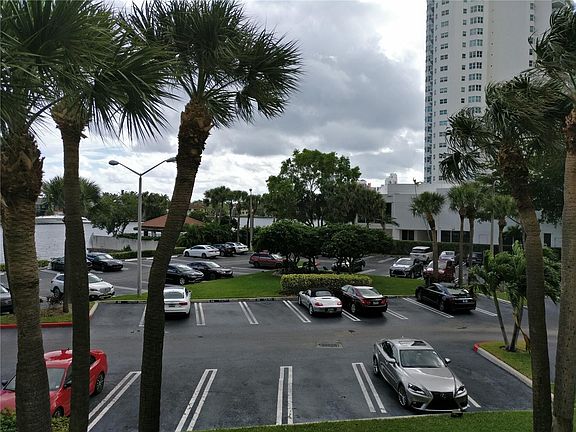 3rd image of 20515 E Country Club Dr APT 0248