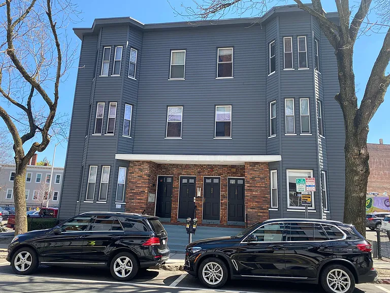 20 Columbia St — Photo 2