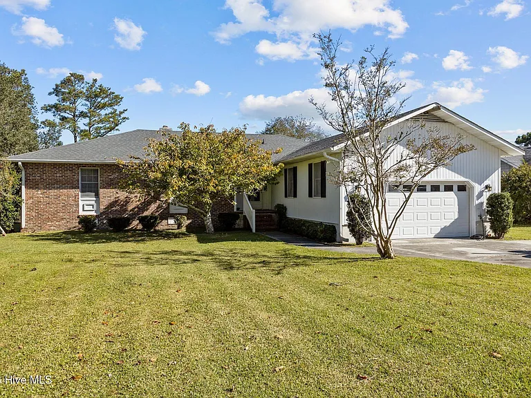 180 Wallace Rd — Photo 45