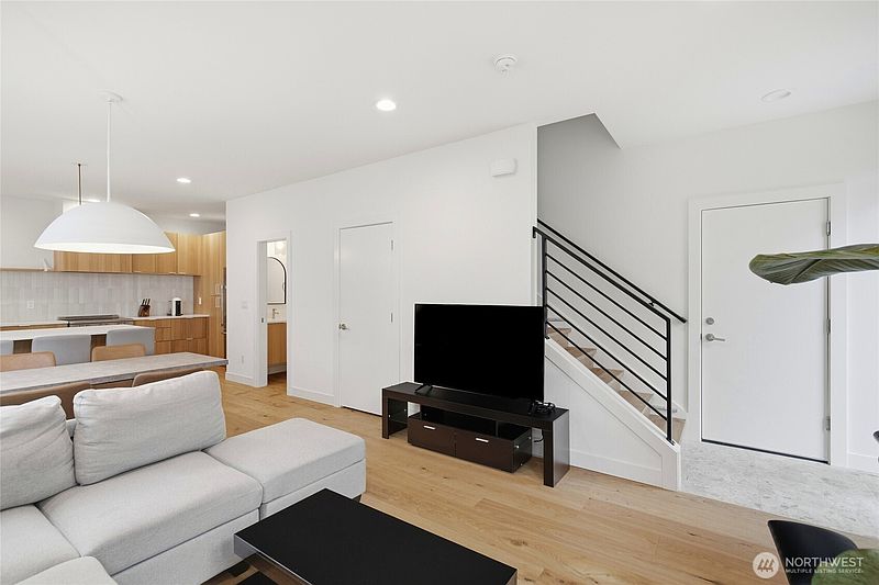 4th image of 514 NE 102nd Street #B