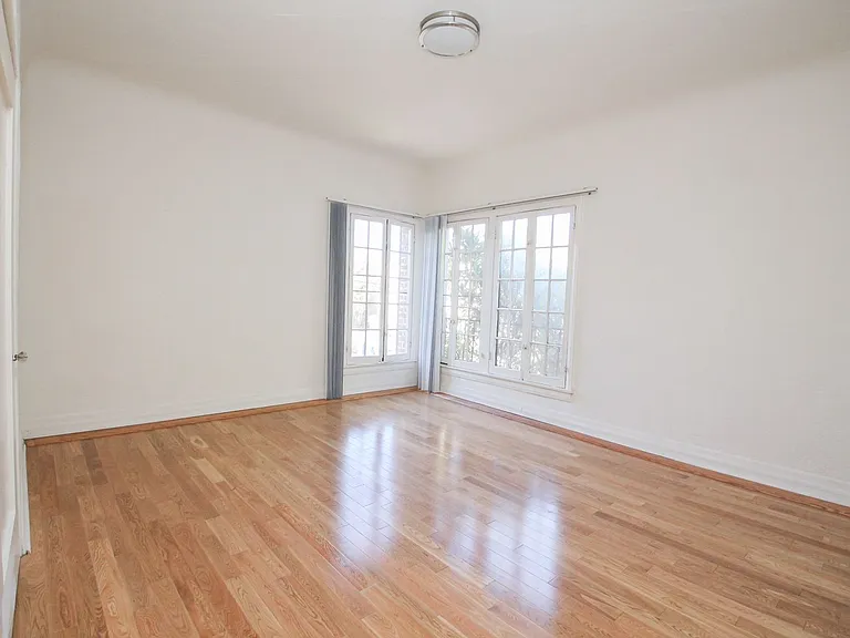 367 N Orange Grove Ave — Photo 12