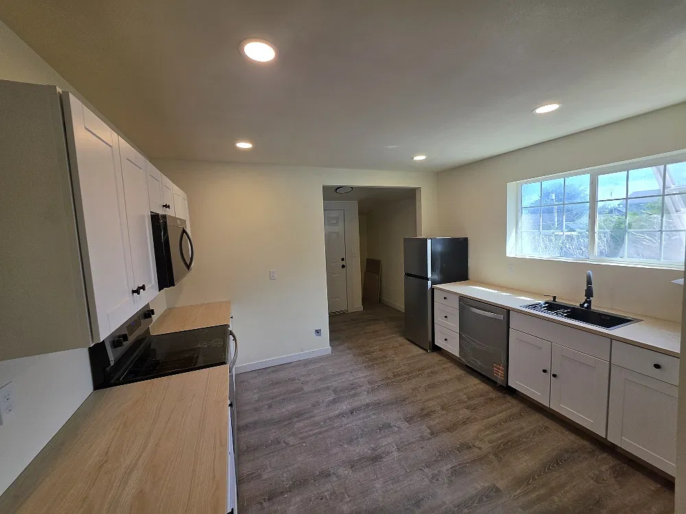 3 bed, 1560 sqft, $2,400 — Photo 4