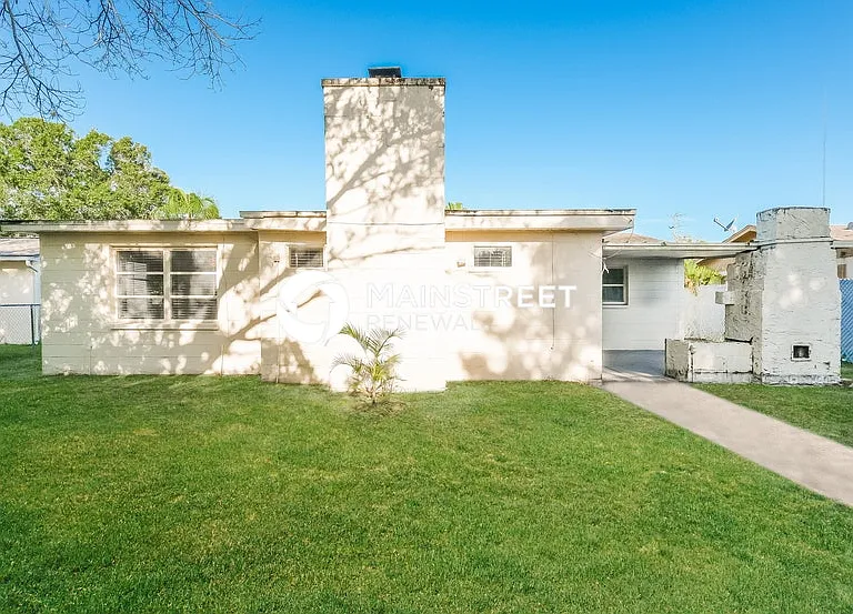 1050 Normandy Blvd — Photo 16