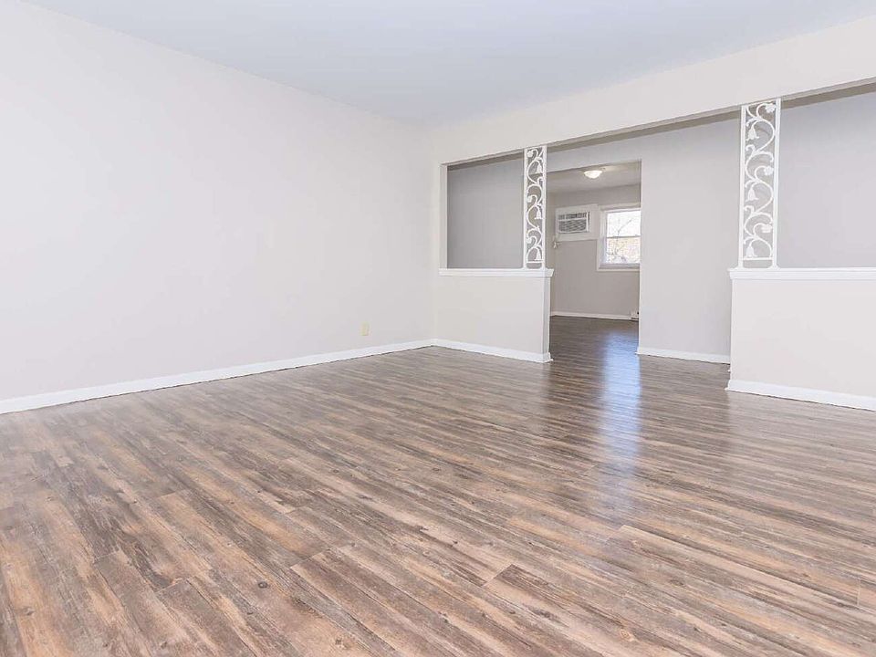 1st image of 5976 Radnor Rd APT 3