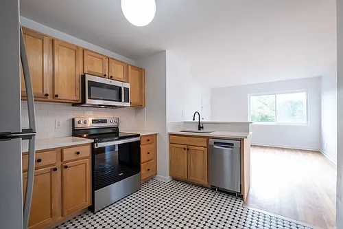 1437 Lucile Avenue Southwest Parkside #2 Photo 1