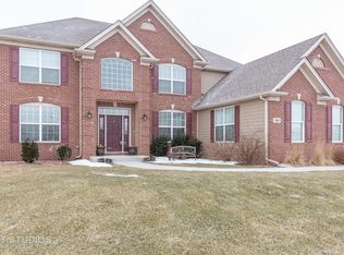 161 N Bend Way, Elgin, IL 60124