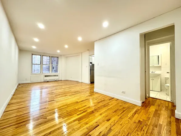 142-27 Barclay Ave #6E, Flushing, NY 11355