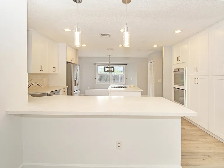 896 Rose Ct — Photo 14