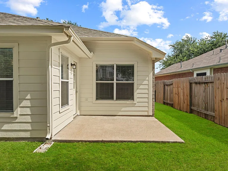 19935 Silver Rock Dr — Photo 18