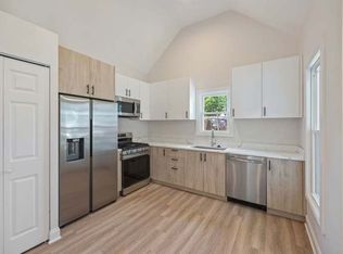 (Undisclosed Address), Waukegan, IL 60085