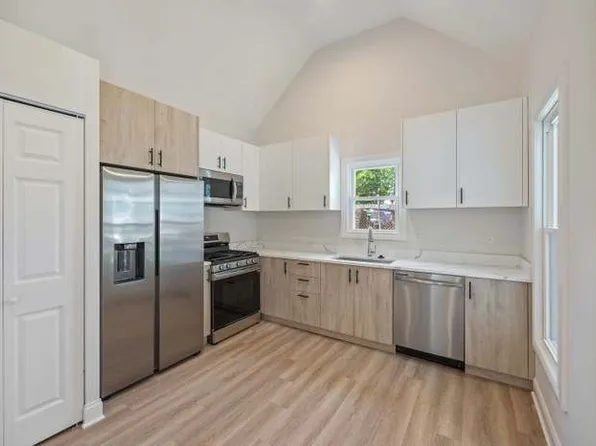 (undisclosed Address), Waukegan, IL 60085